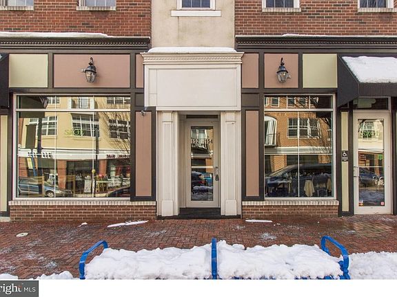 main entrance in between Sage and The Chocolate Shop