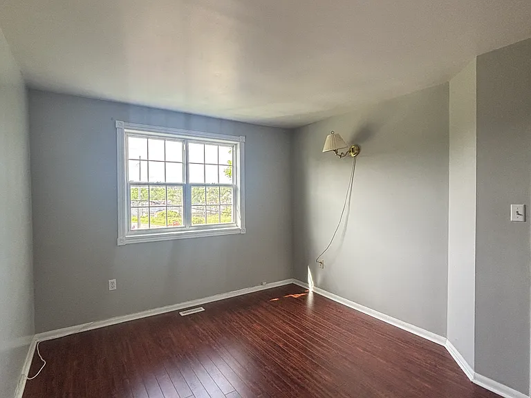 152 Hampton Grn — Photo 8