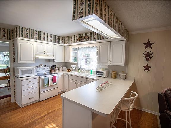 4th image of 407 Arietta Blvd