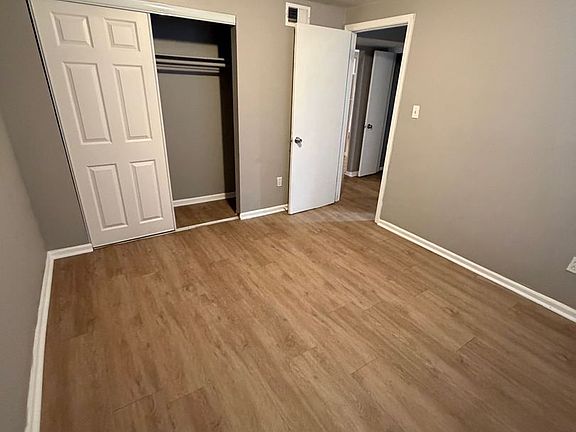 3rd image of 5701 N Northwood Rd #5715