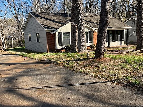 3rd image of 3218 Cedarhurst Dr