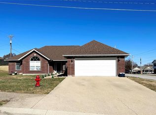126 Jeffrey Ave, Saint Robert, MO 65584