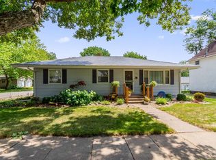 604 Jefferson Ave, Lowden, IA 52255