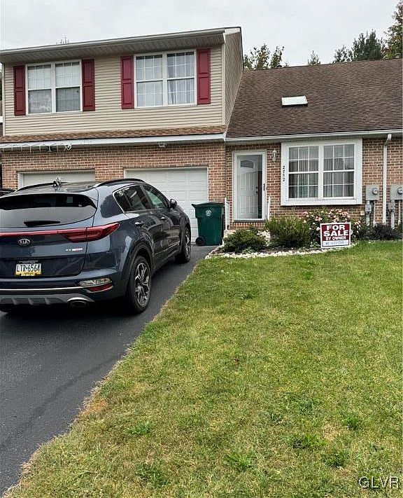 1st image of 2752 Victoria Ln