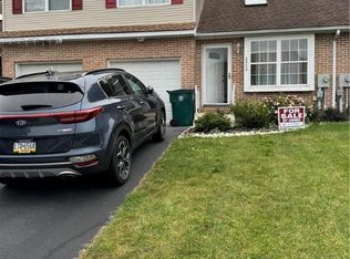 2752 Victoria Ln, Easton, PA 18045
