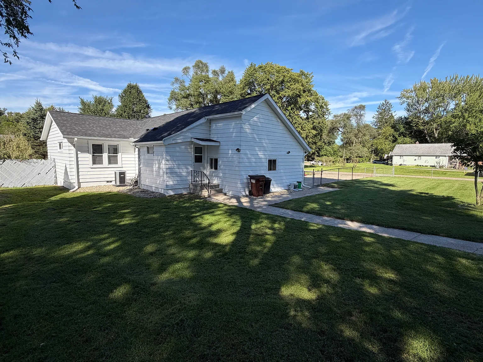 2 bed, 1.5 bath, 1020 sqft, $1,650 — Photo 4