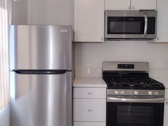 2nd image of 590 S Calle Palo Fierro APT 5