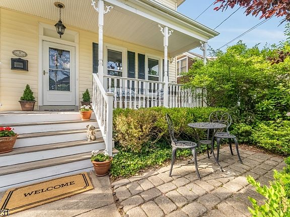 3rd image of 19 Bonnell Street