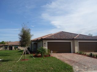 8112 Heritage Grand Pl, Bradenton, FL 34212