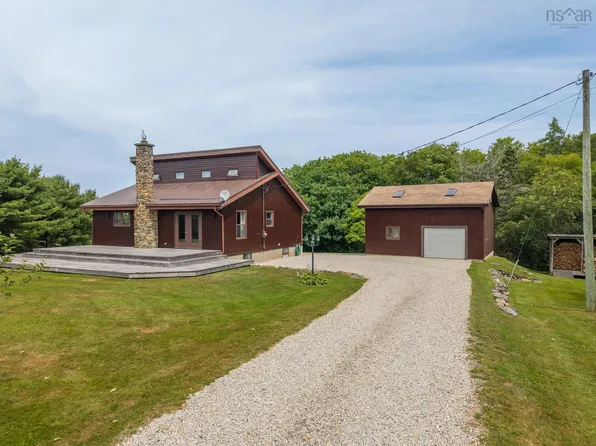 121 Mill Rd, Brooklyn, NS B5A 5H7