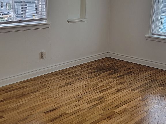 4th image of 904 Naval Ave APT 6