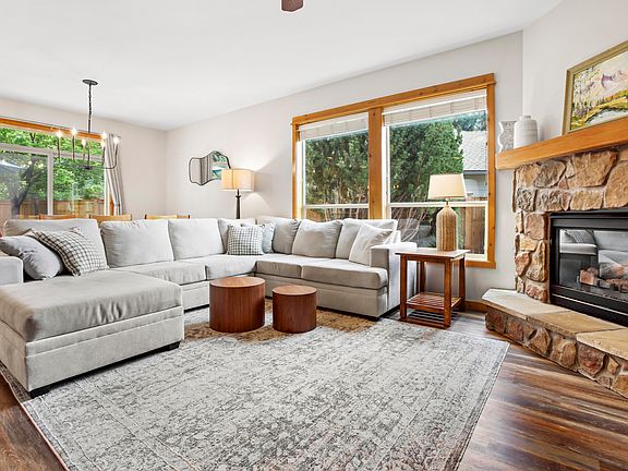 4th image of 60814 Sawtooth Mountain Ln