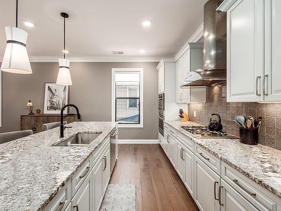 4th image of 1200 Grandview Ave #201