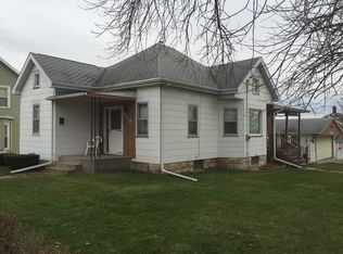 628 8th St, Peru, IL 61354