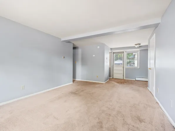 74A Orchard St #4, East Hartford, CT 06108