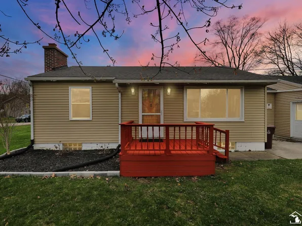 695 N Cedar St, Mason, MI 48854