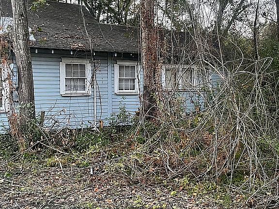 5th image of 312 E Minnie Martin Dr