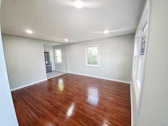5th image of 855 James Pl