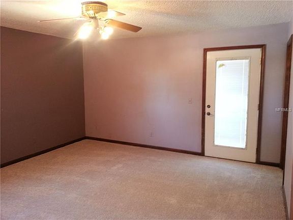 5th image of 939 Dennis Ave