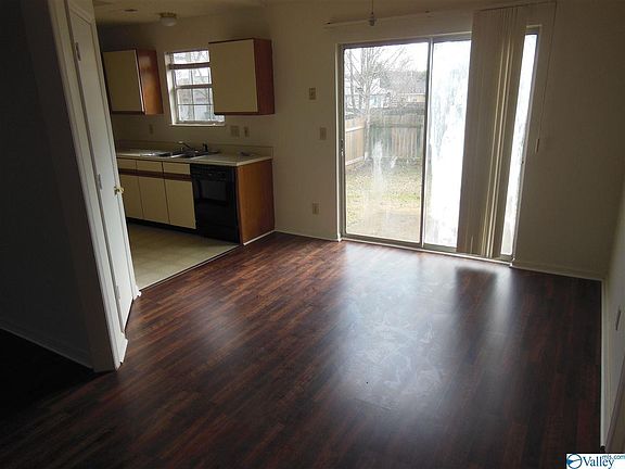 5th image of 223 Mountain Creek Dr