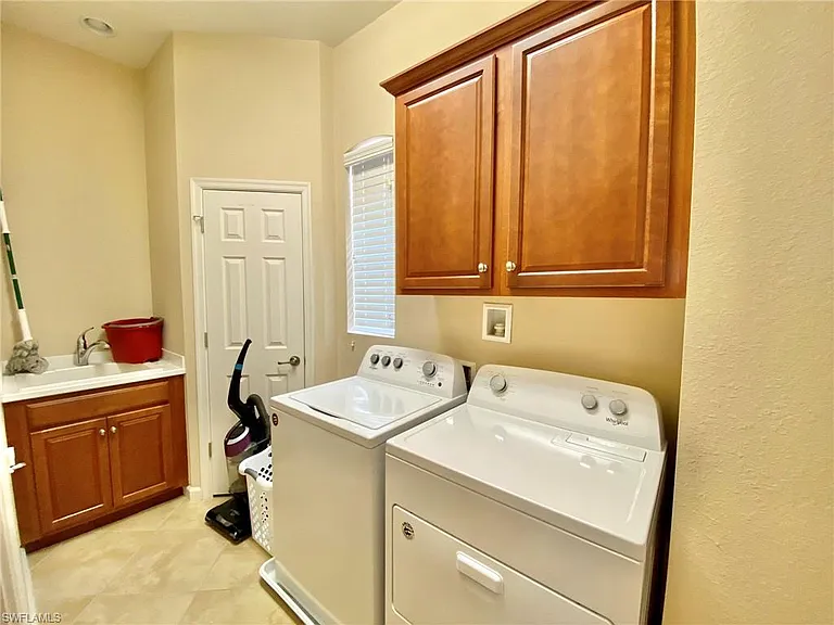 12908 New Market St #201 — Photo 27
