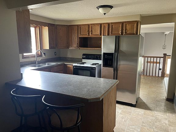 4th image of 741 Greenwood Ave