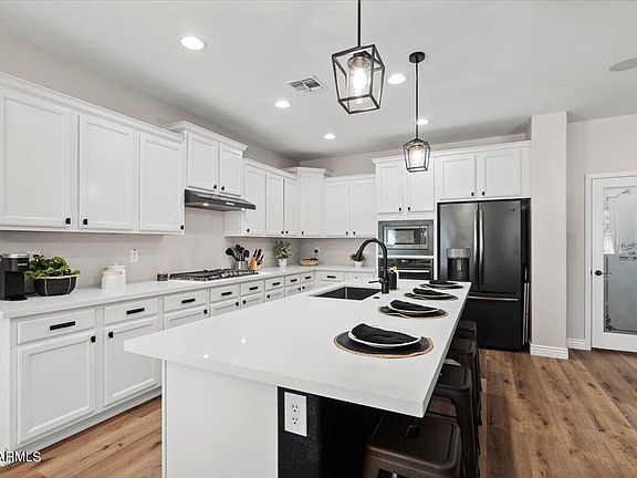 2nd image of 2664 E LODGEPOLE Drive