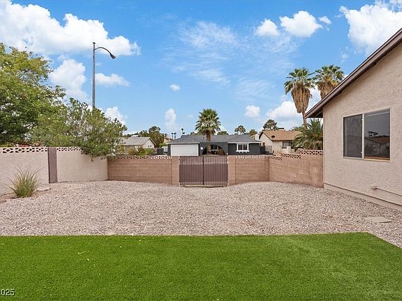4th image of 5398 Lamoille Cir