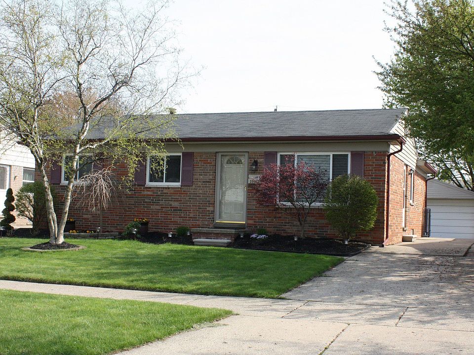 1st image of 39715 Hillary Dr