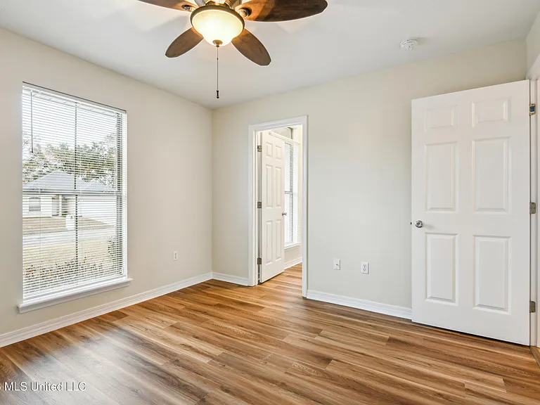 13636 Hidden Oaks Dr — Photo 24