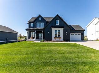 709 NW Reinhart Dr, Ankeny, IA 50023