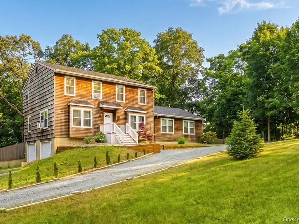 370 S Country Road, Brookhaven, NY 11719