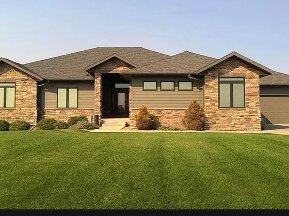 5710 53rd Ave, Kearney, NE 68845