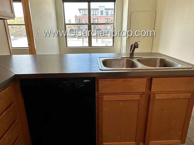 811 4th St SE #312 — Photo 4