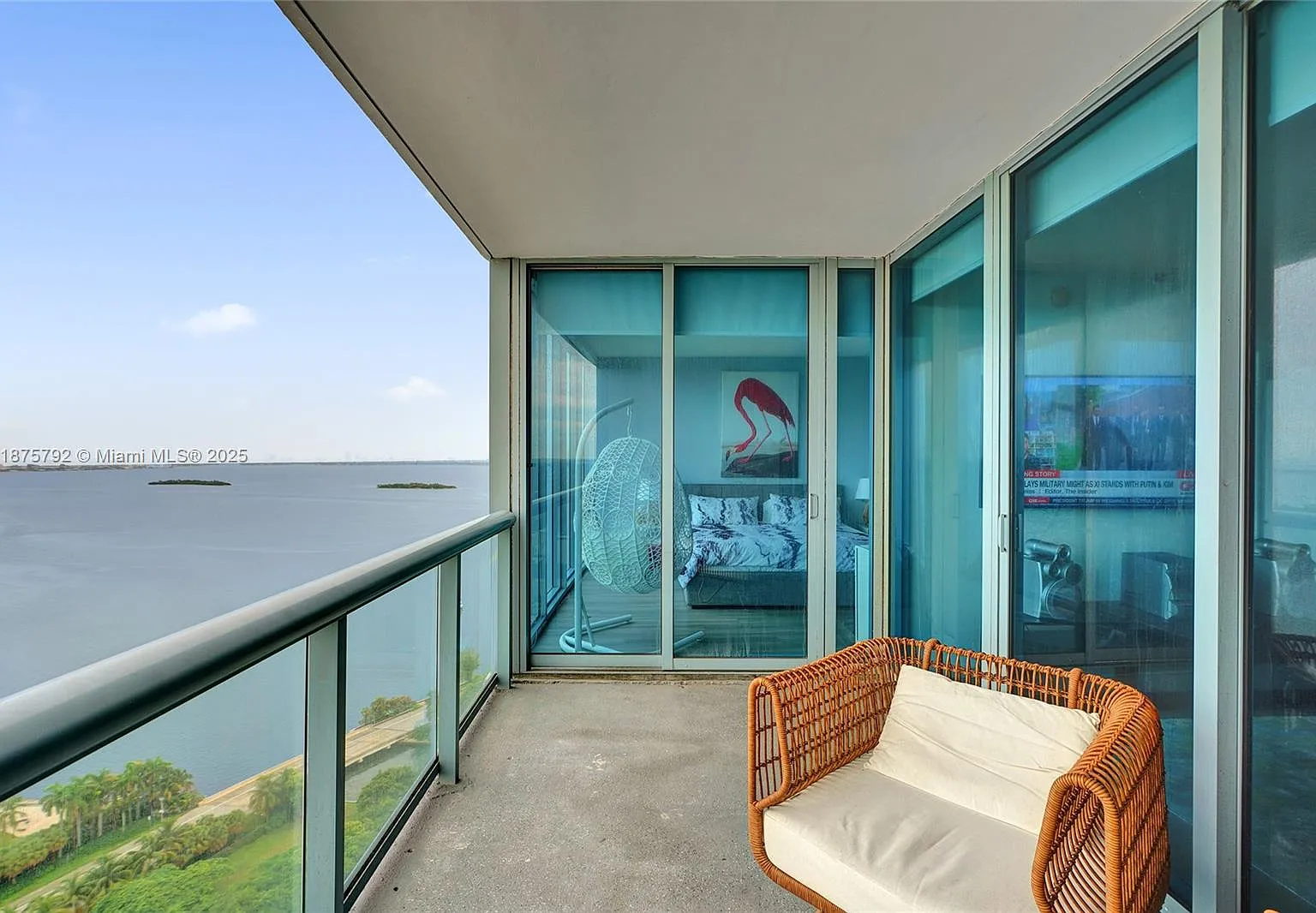Blue Condo — Photo 2