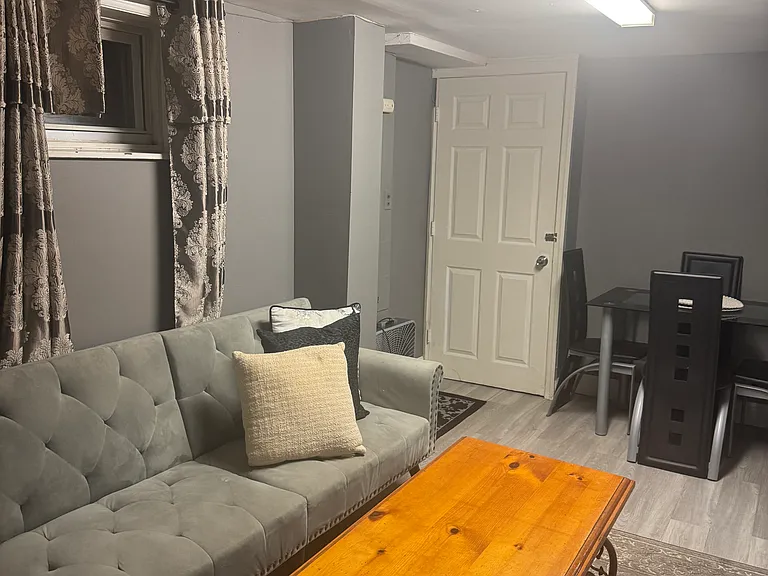 21601 Spencer Ave — Photo 4