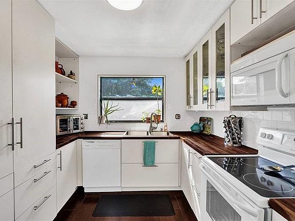3rd image of 10451 Sunrise Lakes Blvd APT 101