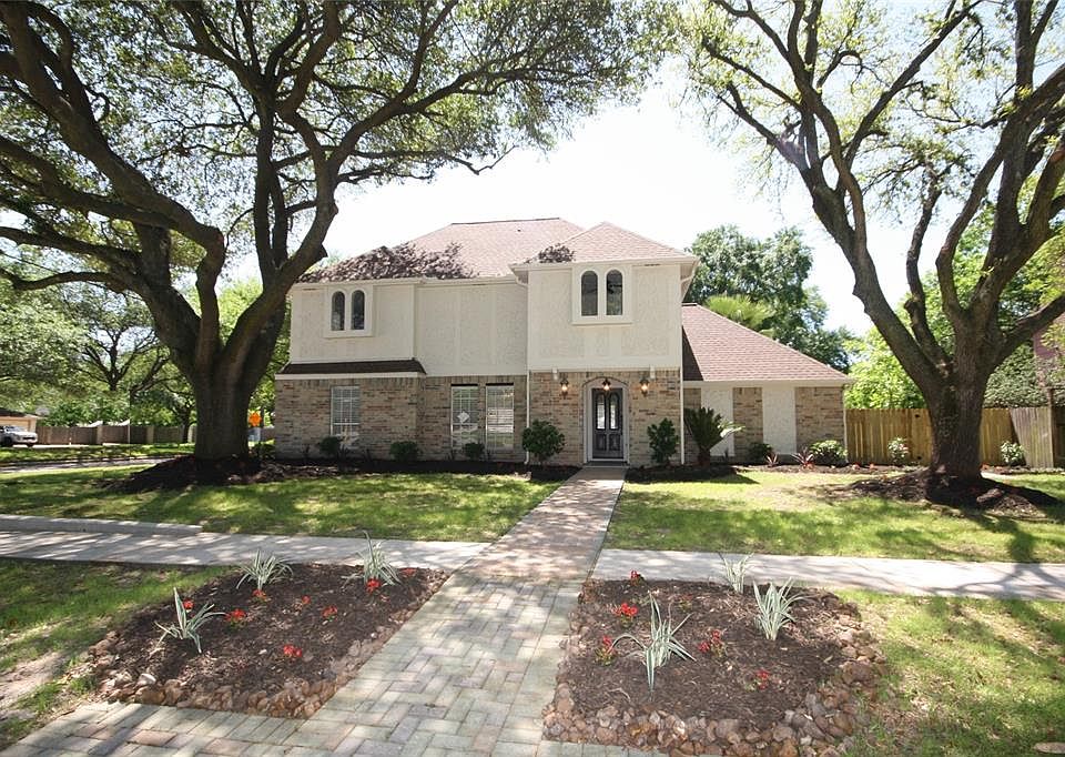 1st image of 16001 Singapore Ln