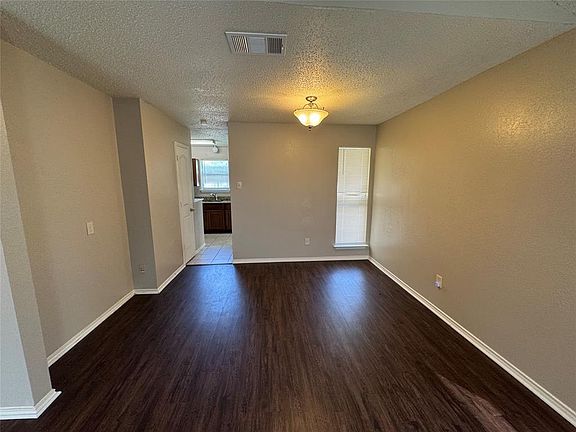 3rd image of 922 Westover Dr