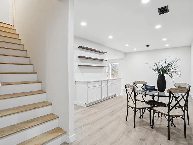 1357 S Lake Sherwood Dr — Photo 29