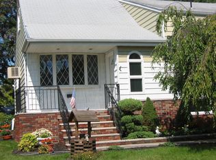 75 Hearthstone Ave, Fords, NJ 08863