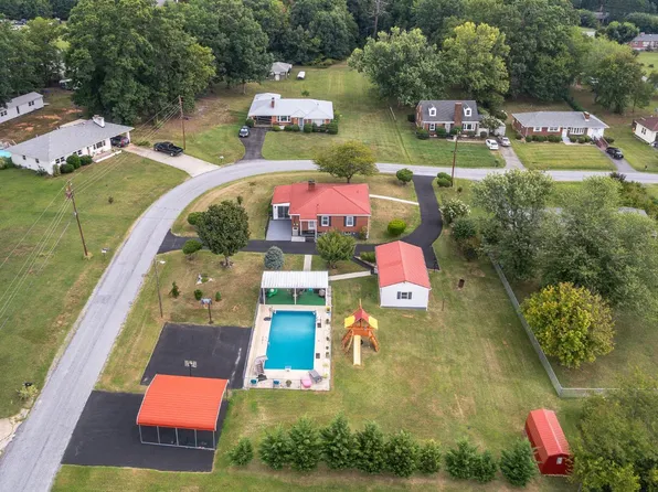 178 Brooklawn Dr, Lynchburg, VA 24502