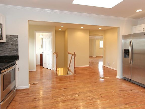 3rd image of 3961 Taney Ave