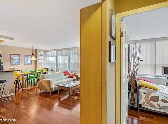 5th image of 3550 N Lake Shore Dr APT 618