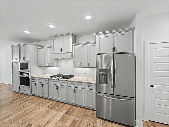 5th image of 1111 Red Maple St