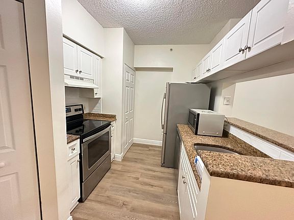 5th image of 3212 Tuscany Way #3212