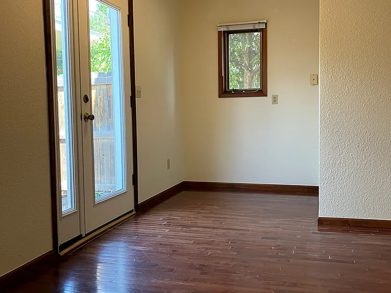 2143 Pine St #2 — Photo 3