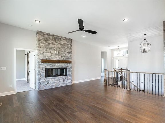 3rd image of 4712 SE Reda Ct