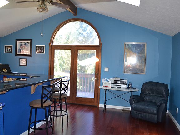 4th image of 1024 Barnsley Dr