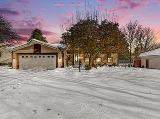 2260 Elmridge Dr NW, Grand Rapids, MI 49504